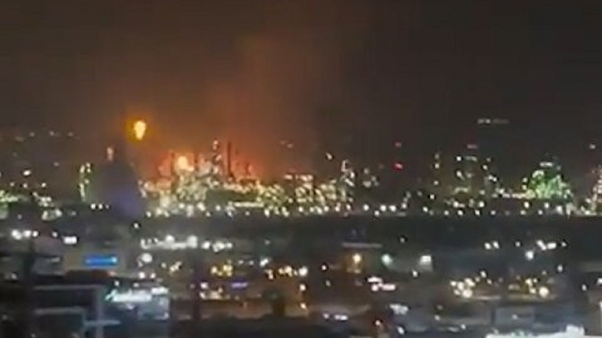 گزارش شبکه ۱۳ اسرائیل درباره حمله موشکی ایران به پالایشگاه حیفا + فیلم