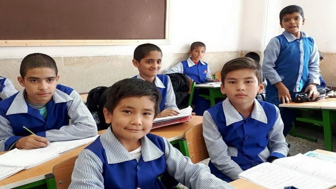 ثبت‌نام دانش آموزان اتباع خارجی مجاز با دریافت برگه معرفی نامه