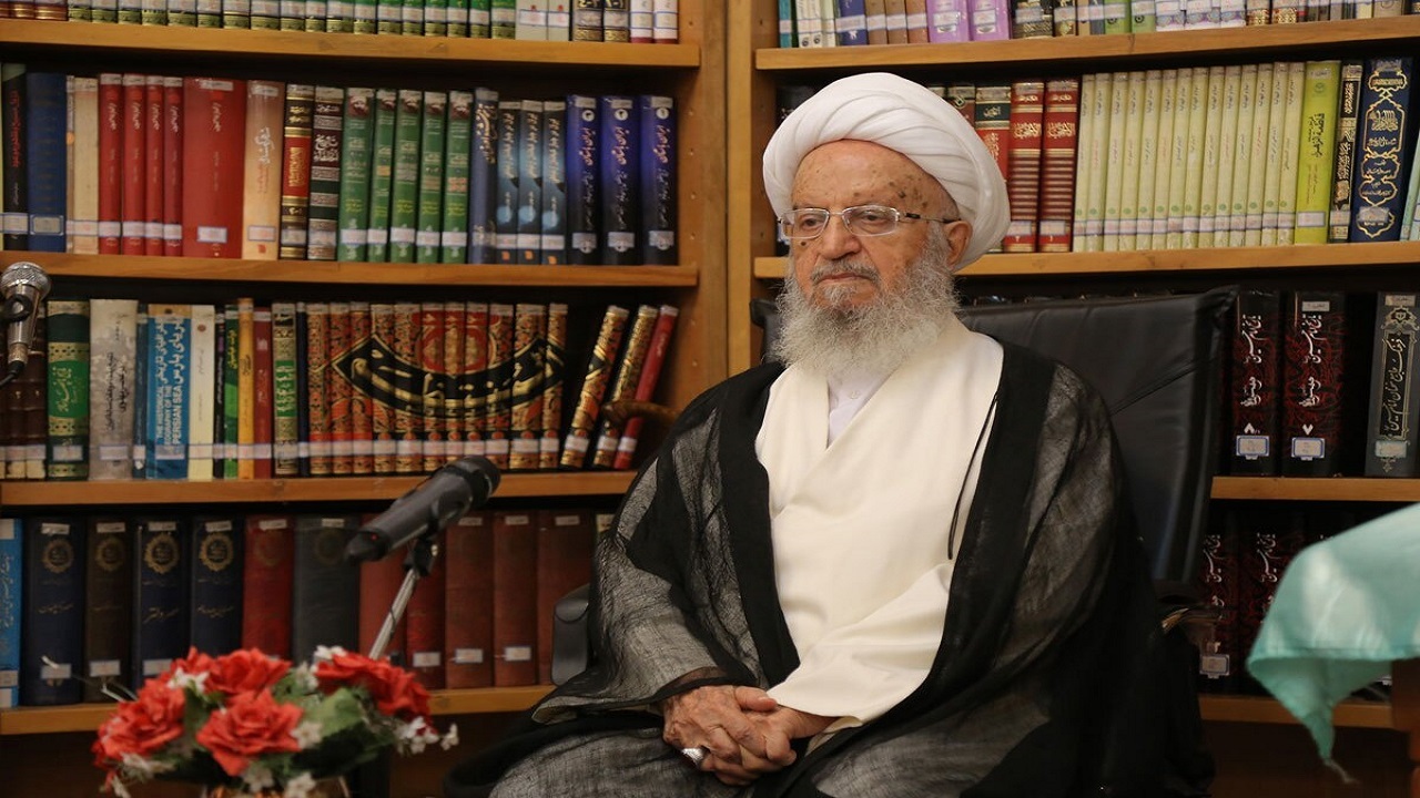 پیام آیت الله مکارم شیرازی در پی جسارت به رهبر معظم انقلاب