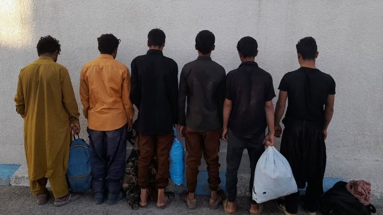 بازداشت ۱۸ تبعه غیر مجاز در مشهد به علت اقامت غیر مجاز