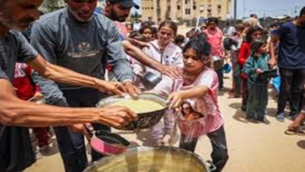 نوزاد اهل غزه به‌دلیل گرما دچار تاول و بیماری پوستی دردناک شد + فیلم