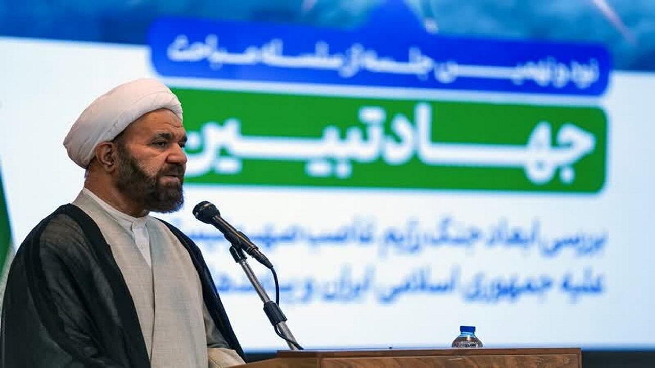 در فضای جنگ تبعیت محض از ولایت فقیه واجب است