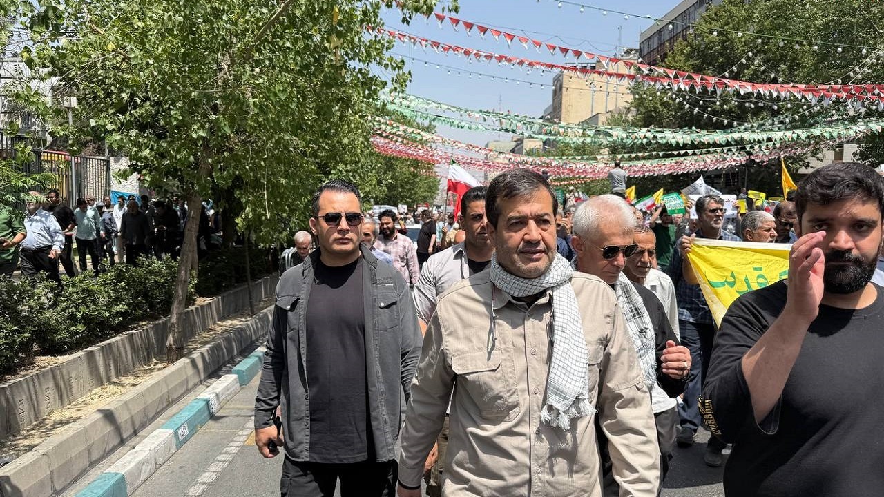 حضور وزیر ورزش و جوانان در راهپیمایی خشم و نصر تهران