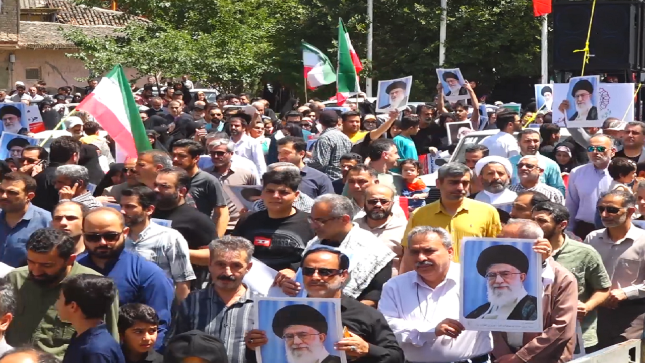 خروش نمازگزاران گلستانی در جمعه جهادهمزمان با سراسر کشور