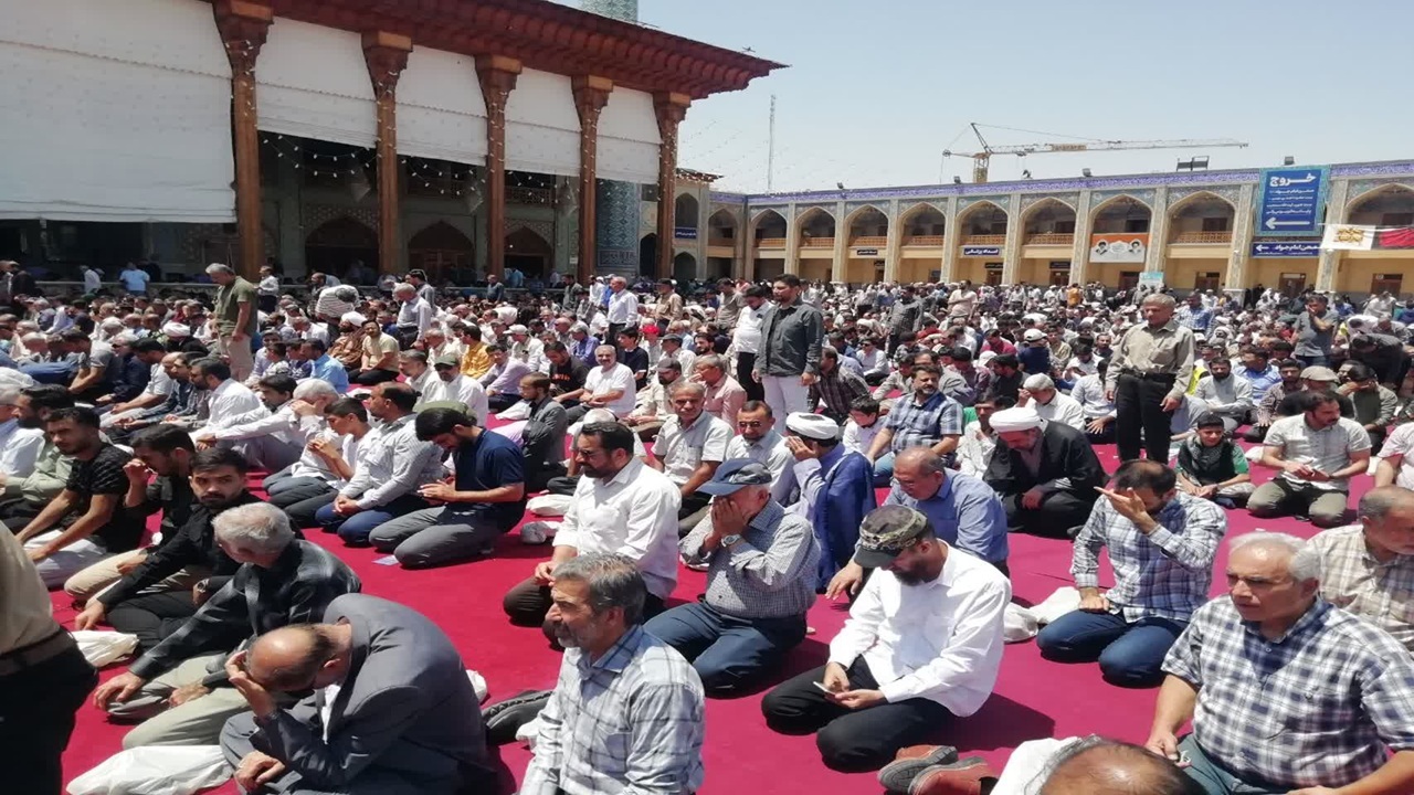 خروش شیرازی‌ها در مراسم جمعه خشم + فیلم و عکس