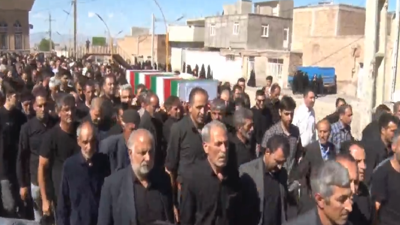 تشییع پیکر شهید سرهنگ امیدوار در روستای نوجه ده