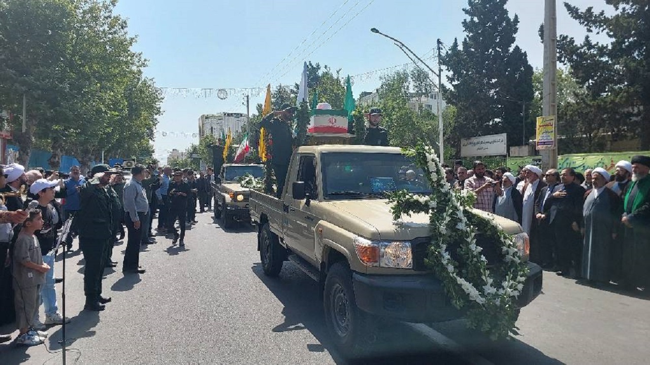 مراسم باشکوه تشییع پیکر خانواده ۵ نفره شهید نیازمند در گنبدکاووس