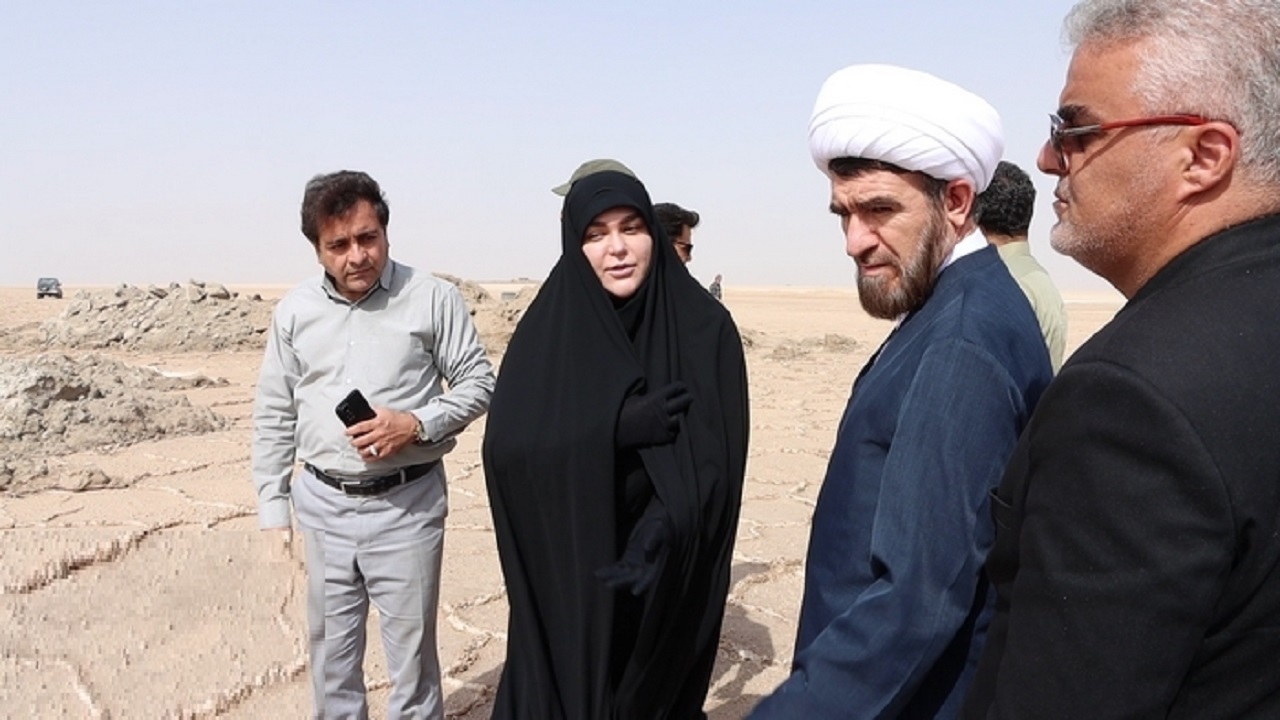 اراضی پیرامون دریاچه نمک قم، کانون فعال گرد و غبار