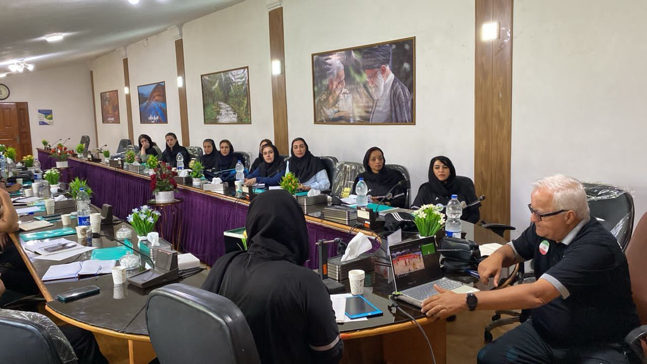 آغاز کلاس مربیگری هندبال ساحلی با تدریس پرافتخارترین مربی جهان +فیلم