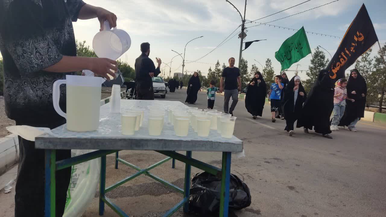 برپایی ایستگاه صلواتی در قم به مناسبت شهادت امام جواد(ع)
