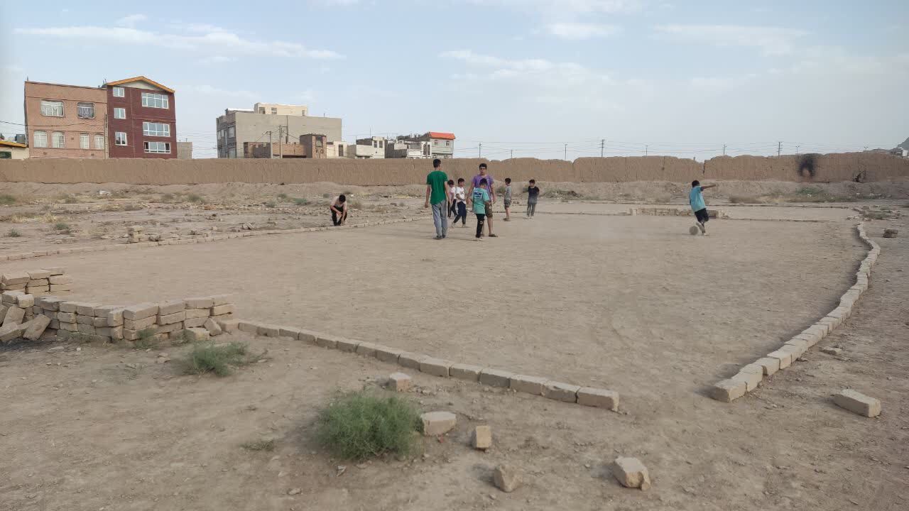 رنجش ورزش دوستان محله یزدان قم از نداشتن امکانات ورزشی رنجش ورزش دوستان محله یزدان قم از نداشتن امکانات ورزشی