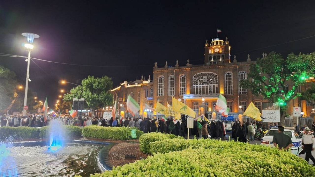 برگزاری تجمع مردمی در محکومیت تجاوز آمریکا به کشور در تبریز