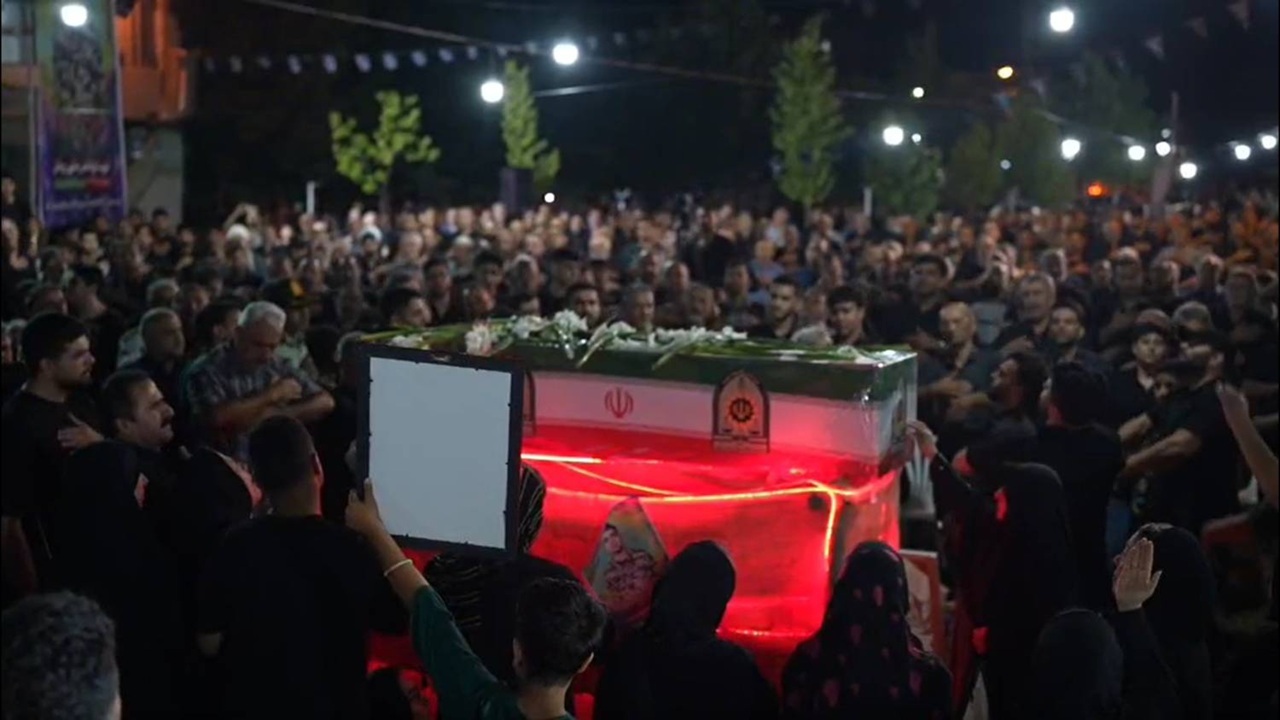پیکر مطهر شهید والامقام ابوالفضل رضایی روشن در گلزار شهدای بابل آرام گرفت + فیلم