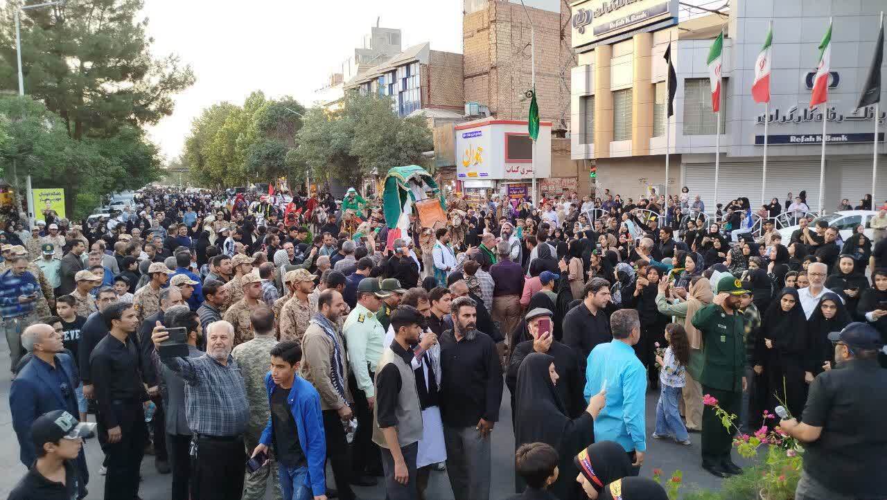 مراسم استقبال از کاروان نمادین