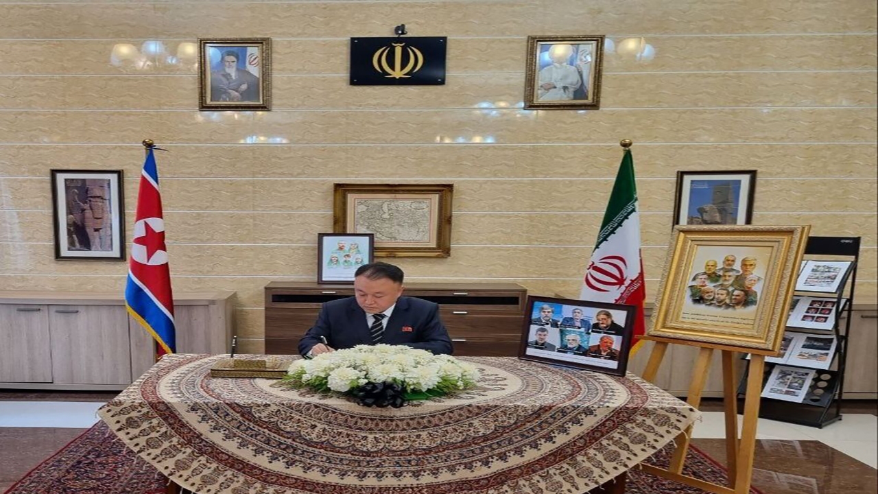 گشایش دفتر یادبود شهدای اقتدار در محل سفارت ایران در پیونگ یانگ