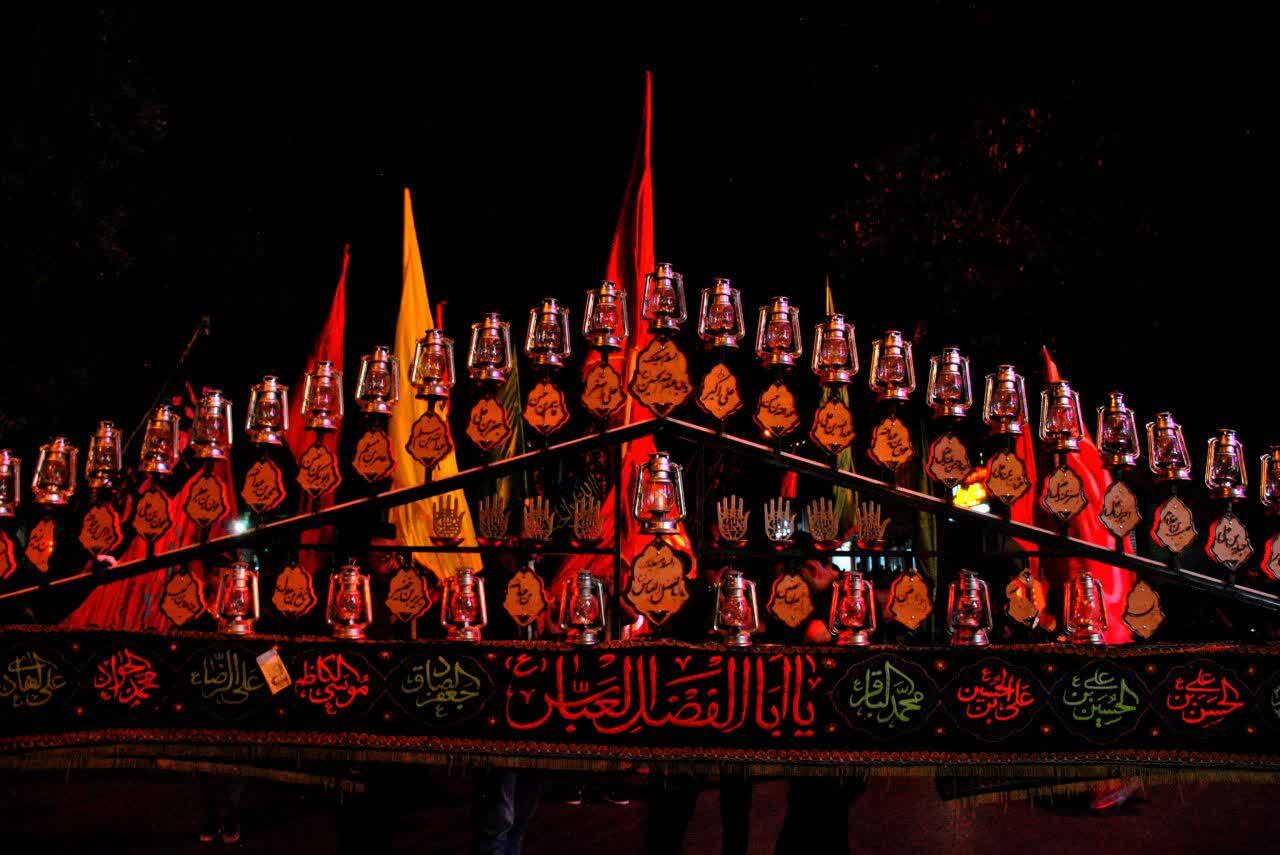 مراسم سینه زنی