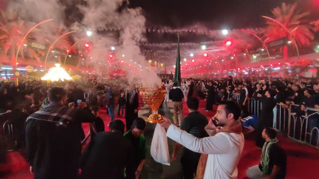 گوشههایی از شور و حال حسینی در کربلای معلی گوشههایی از شور و حال حسینی در کربلای معلی