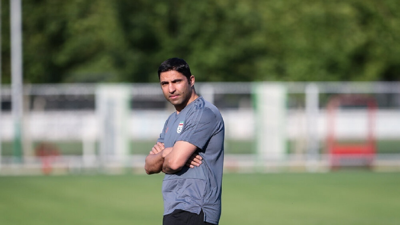 آشتیانی: وحید هاشمیان باید نفوذ کلام بین پرسپولیسی‌ها داشته باشد