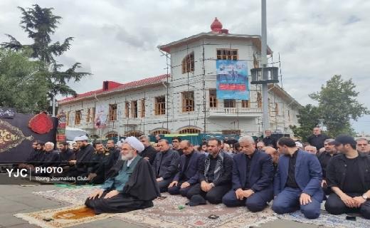 نماز ظهر عاشورا در سراسر گیلان اقامه شد