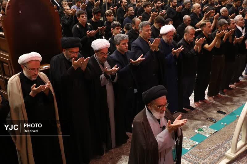 اقامه نماز ظهر عاشورا در قم+تصاویر اقامه نماز ظهر عاشورا در قم+تصاویر