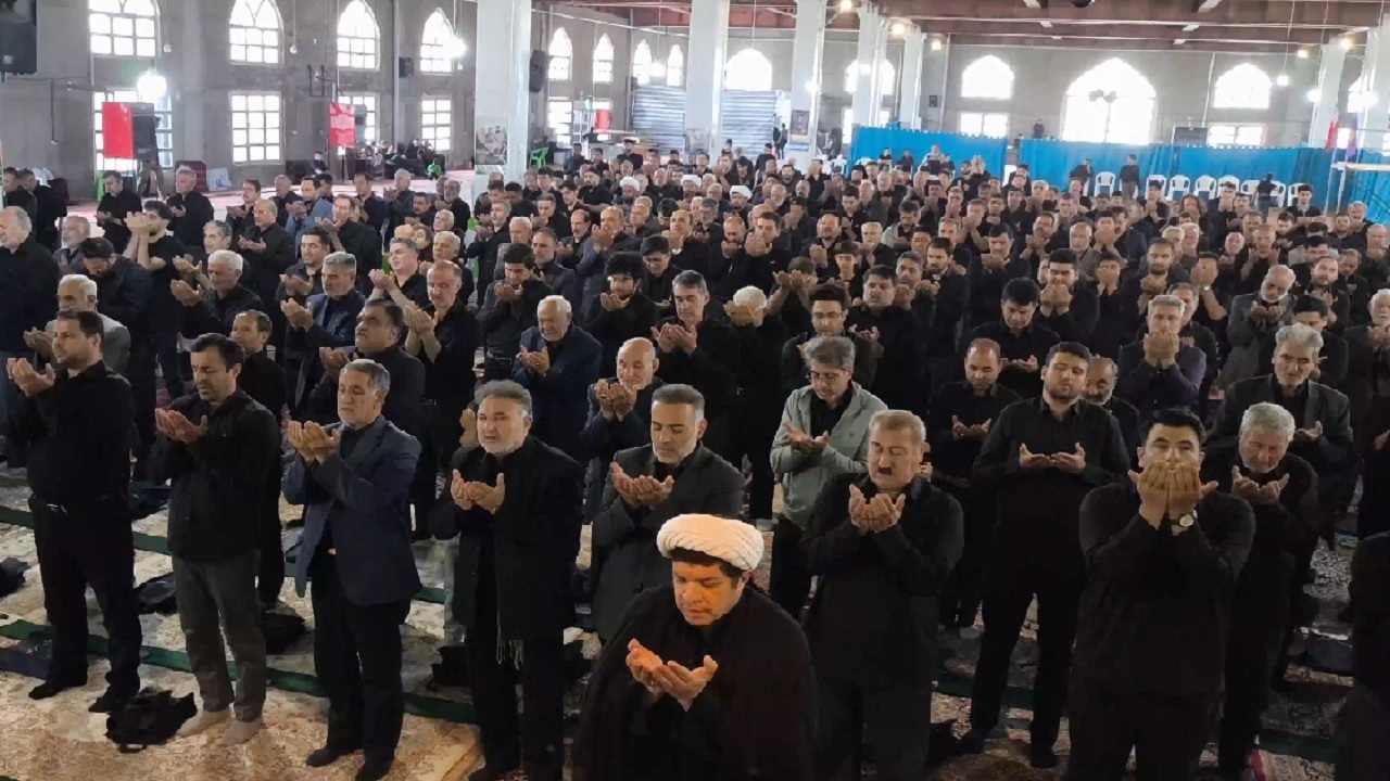 حضور رئیس جمهور در جمع عزاداران عاشورایی تبریز+ فیلم