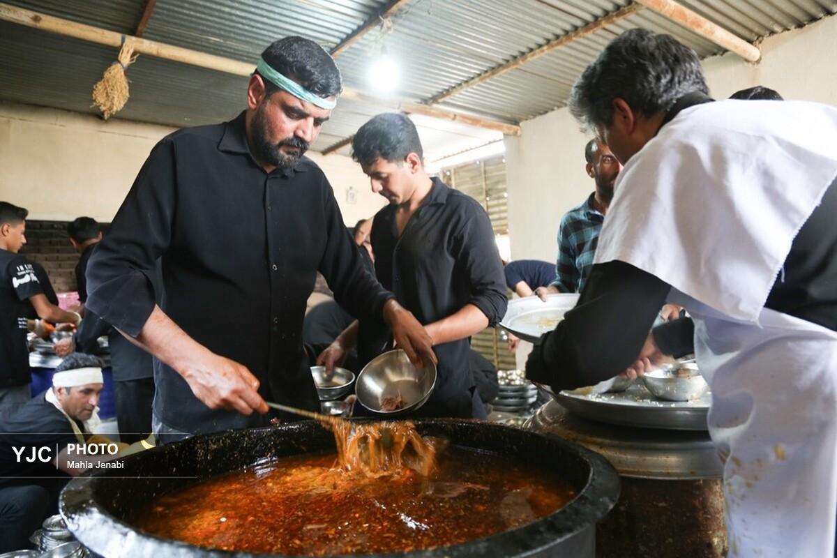 خیمه سوزان ظهر عاشورا در چهارراه گلوبندک