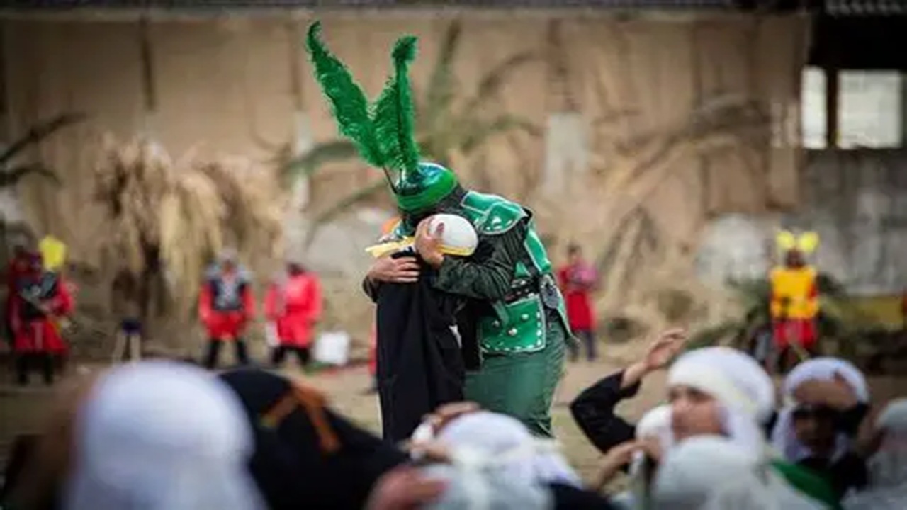 قابی از ارادت اهری‌ها به اباعبدالله الحسین (ع) در روز عاشورا + فیلم