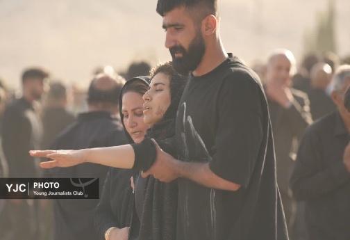 پیکر شهیدان مدافع وطن &laquo;سید حسین موسوی&raquo; و &laquo;علی بازگیر&raquo; در خرم&zwnj;آباد تشییع شد + تصاویر/منتشر نشود