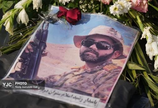 پیکر شهیدان مدافع وطن &laquo;سید حسین موسوی&raquo; و &laquo;علی بازگیر&raquo; در خرم&zwnj;آباد تشییع شد + تصاویر/منتشر نشود
