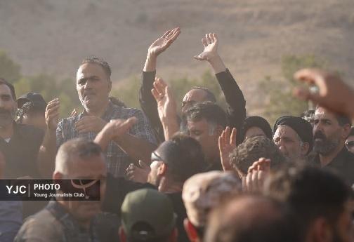 پیکر شهیدان مدافع وطن &laquo;سید حسین موسوی&raquo; و &laquo;علی بازگیر&raquo; در خرم&zwnj;آباد تشییع شد + تصاویر/منتشر نشود
