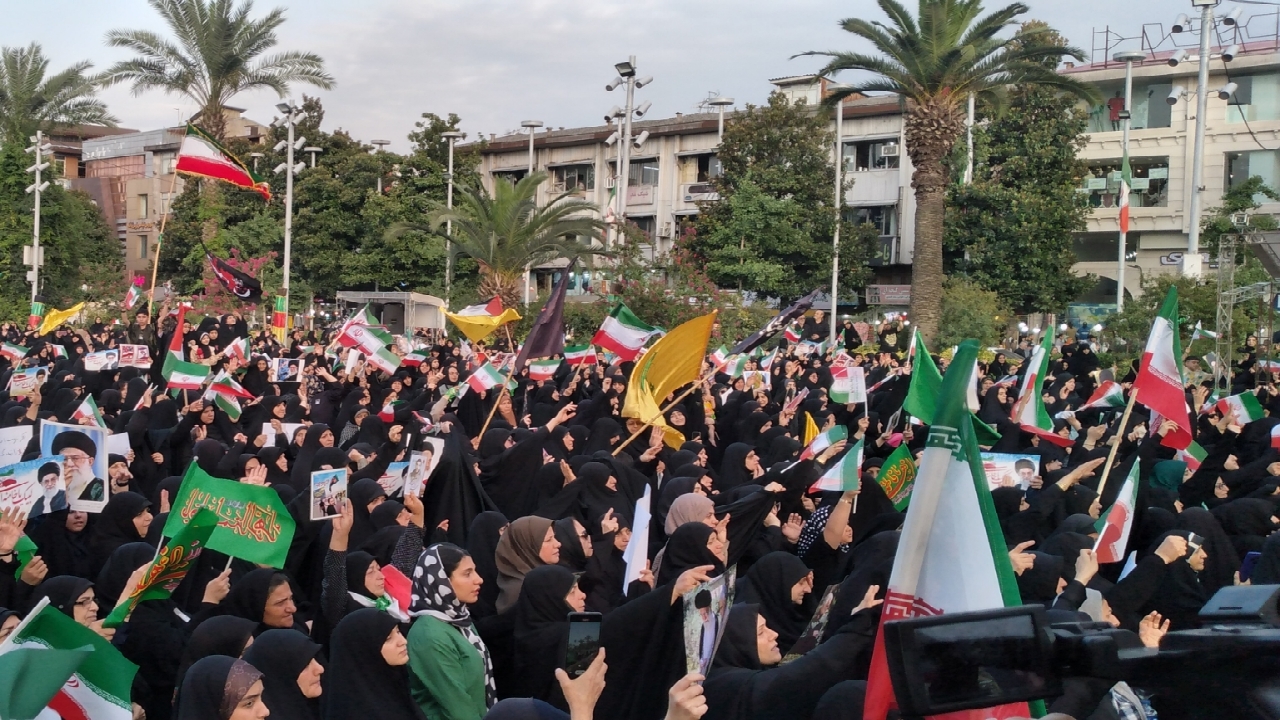 اجتماع زینبیون بانوان گیلانی در میدان شهدای ذهاب  رشت + تصاویر