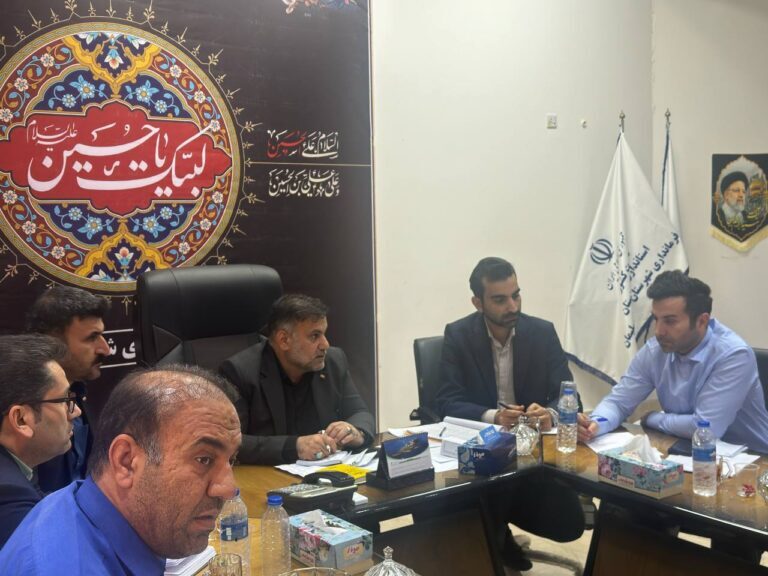 نباید در برنامه آبرسانی به روستاهای که فاقد شبکه آب هستند وقفه ایجاد شود