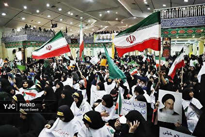 اجتماع بزرگ بانوان زینبی همدان در حمایت از ولایت فقیه