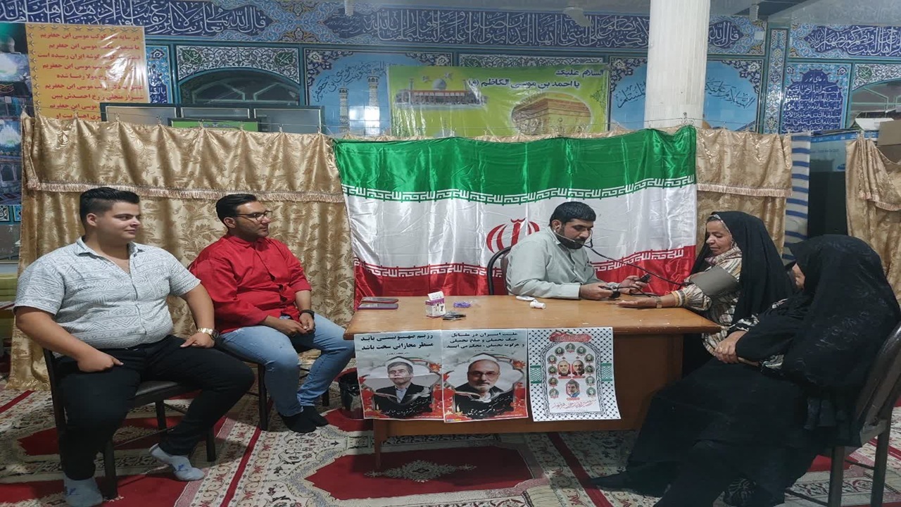 تصاویری از برپایی ایستگاه سلامت در کازرون