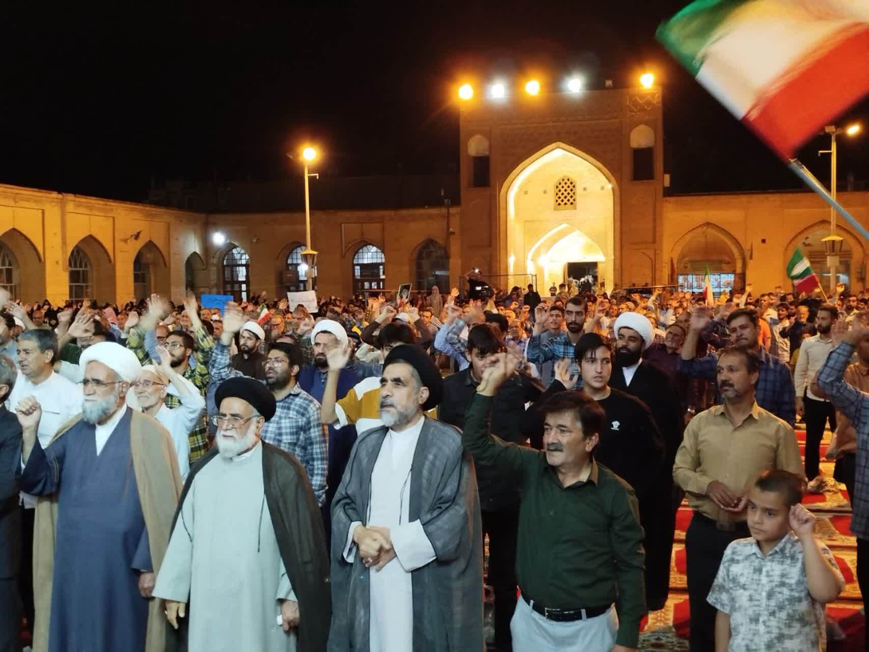 اجتماع عظیم نمازگزاران نیشابوری در پاسخ به جنایات آمریکای جنایتکار و اسرائیل غاصب