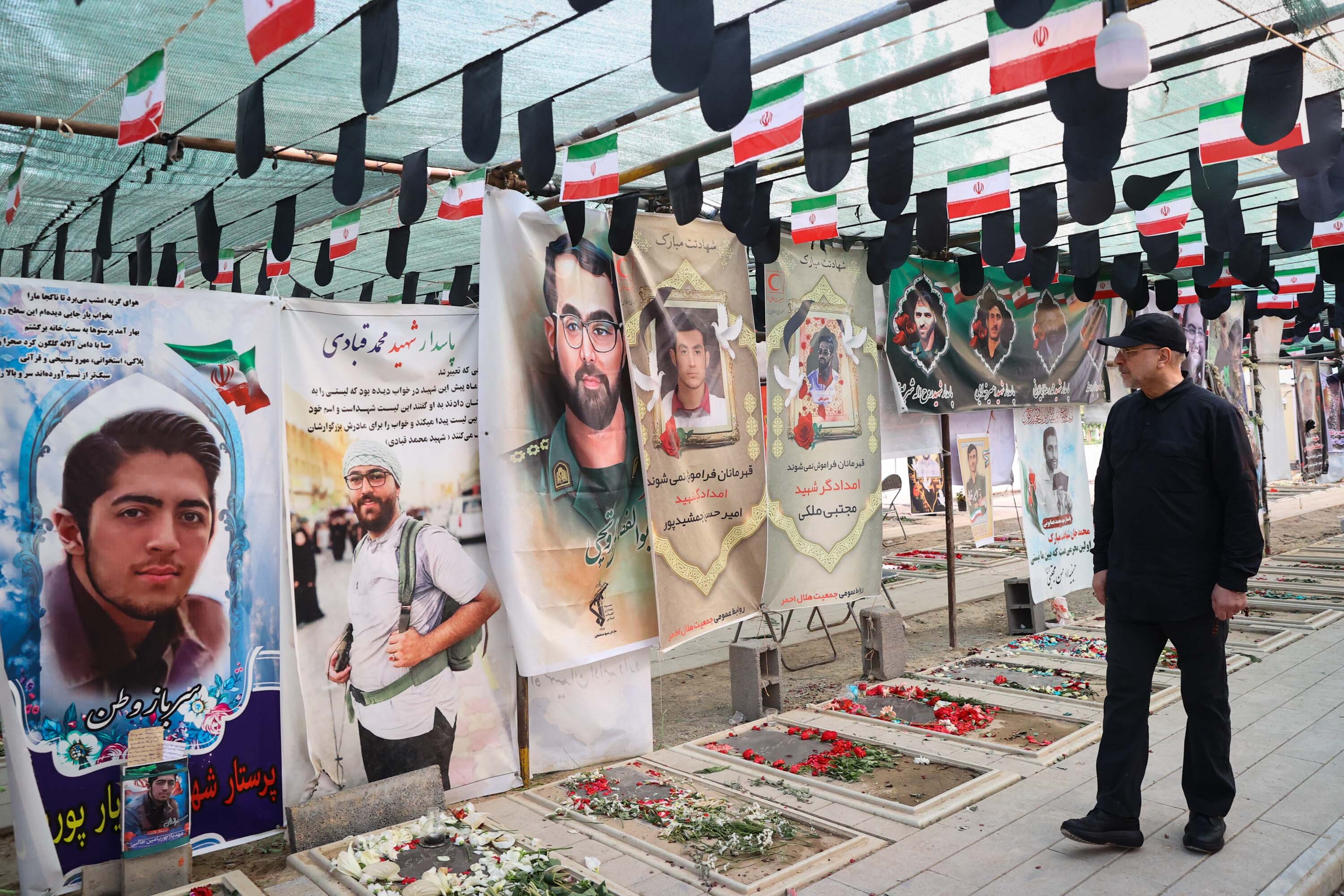 قالیباف در گلزار شهدا