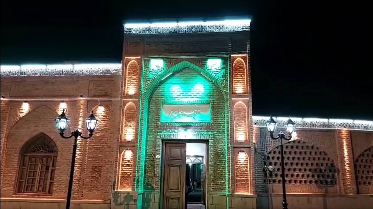 فیلمی از نور پردازی مسجد تاریخی جامع اهر