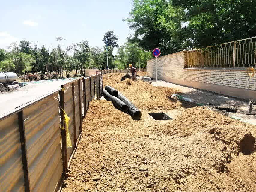 عملیات شبکه جمع آوری و دفع فاضلاب در ایستگاه راه آهن نیشابور