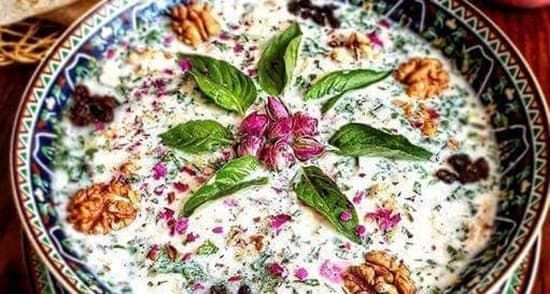آب&zwnj;دوغ خیار؛طراوت سنتی در غبار تابستانی قم