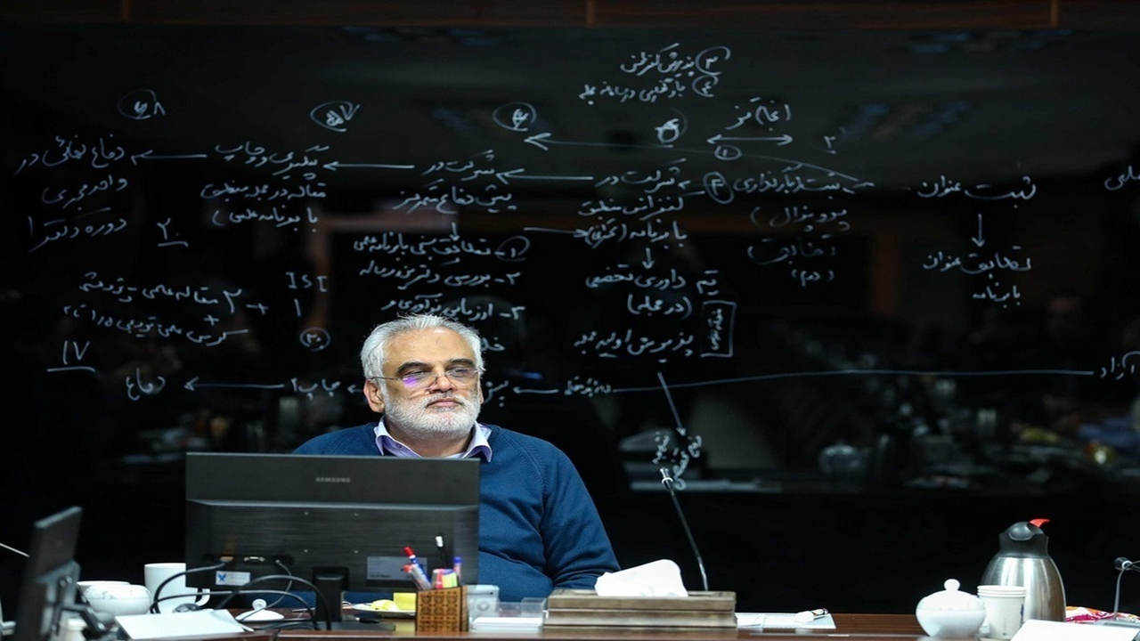 استاد نمونه‌ای که همیشه منتظر خمپاره بود