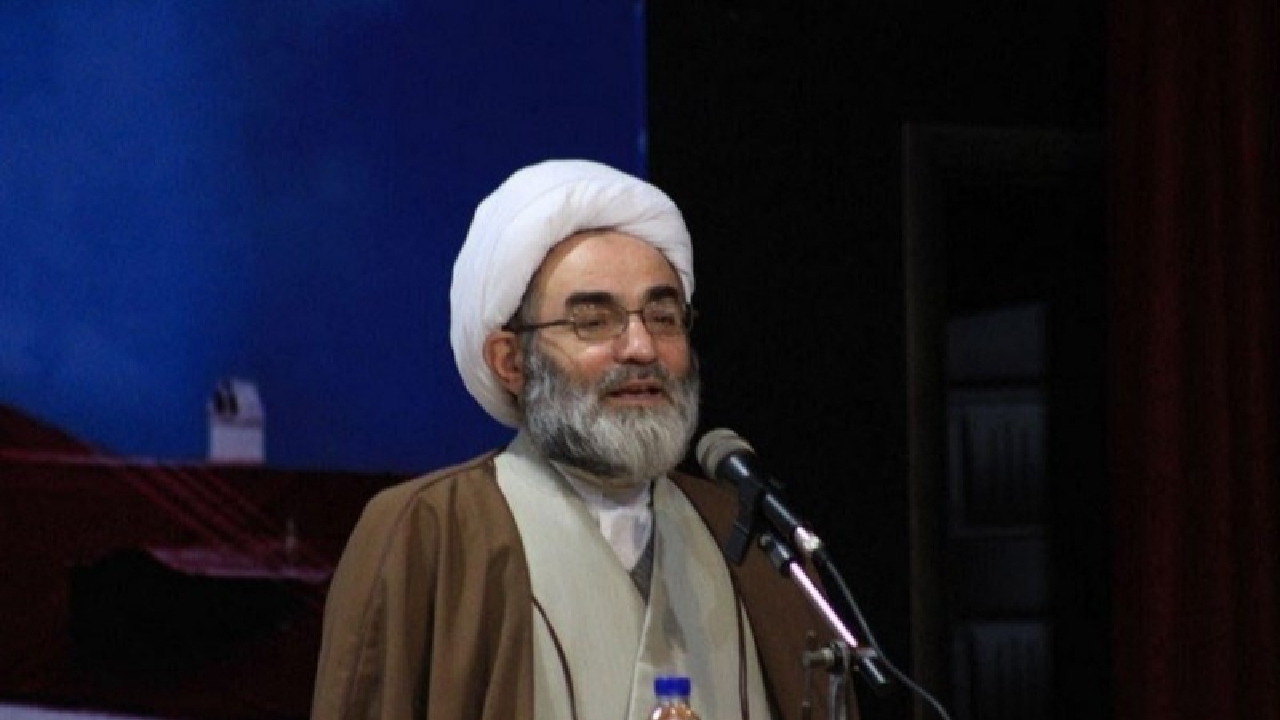 نیروی انتظامی پرچم دار امنیت کشور/ شهدا مایه عزت و افتخار ملت ایران هستند