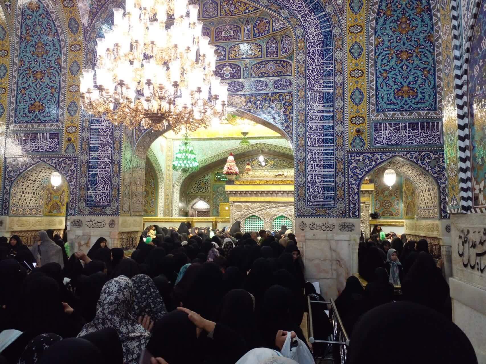 زائران امام رضا(ع)