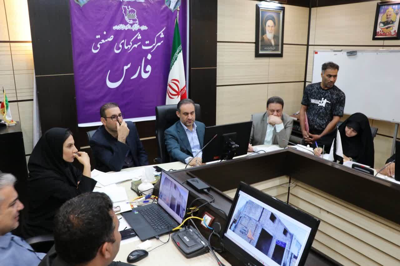 آزادسازی اراضی راکد و حمایت از سرمایه‌گذاران فعال در فارس