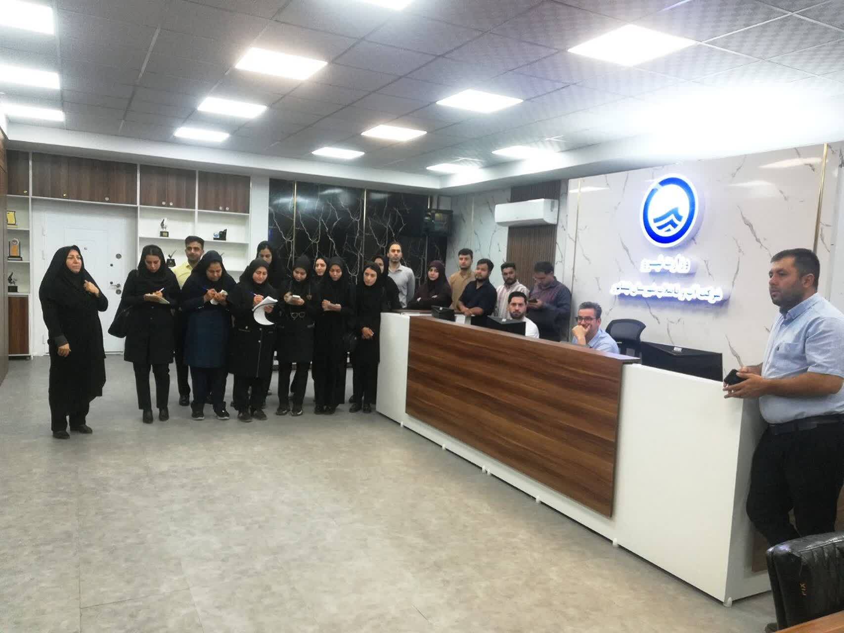 بازدید دانشجویان