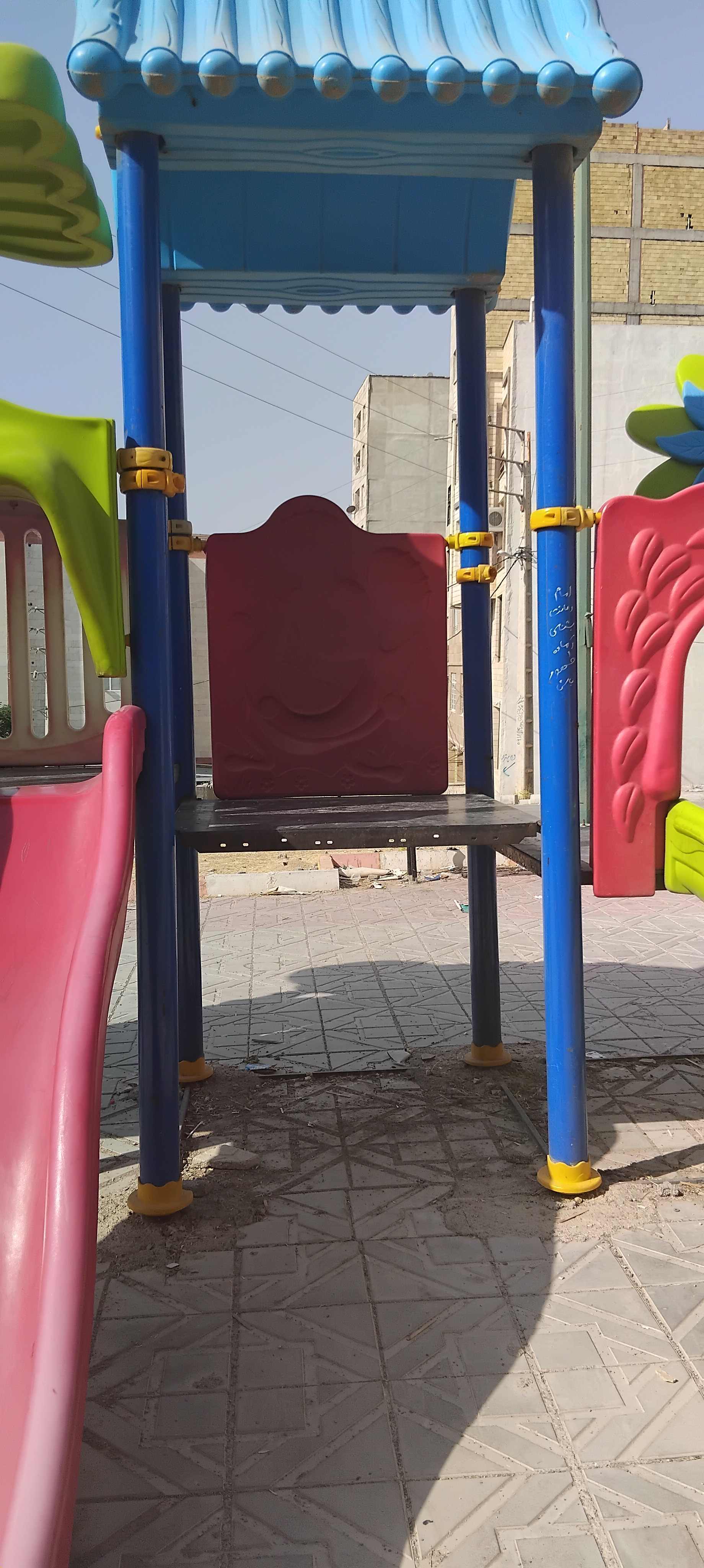 وسایل بازی شکسته سهم کودکان ایلامی شد
