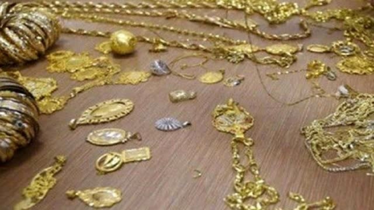کشف طلای قاچاق از یک طلا فروشی در کرمان