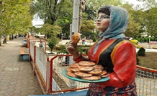 فومن،&zwnj; نگین سر سبز  تاریخی گیلان