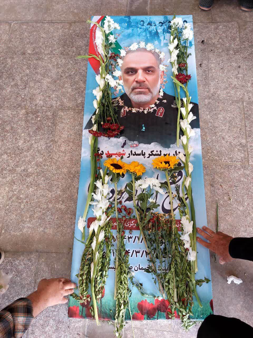 ادای احترام گروه جهادی شهید سلیمانی منطقه الیف به مقام شامخ شهدای راه قدس