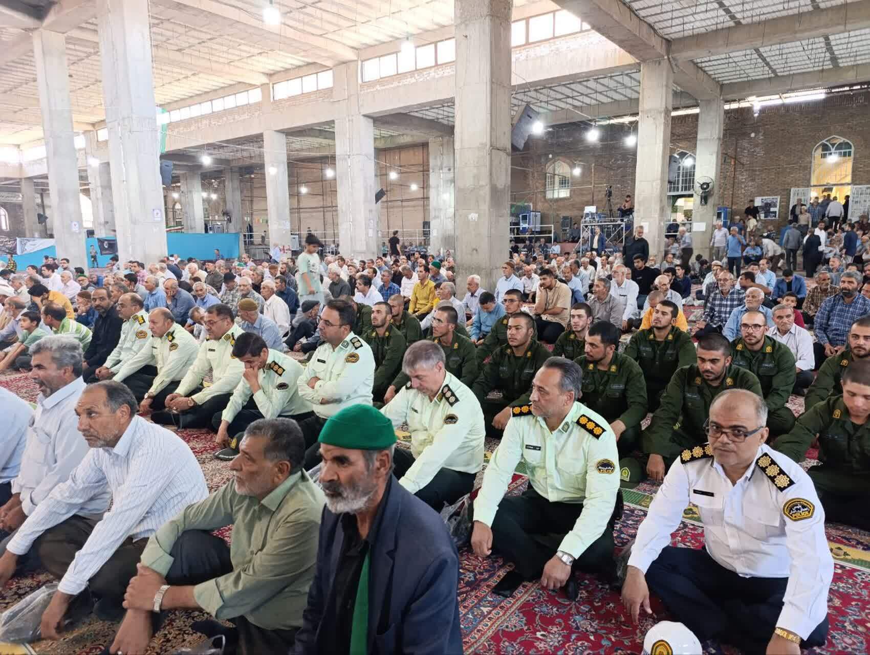 شرکت در نماز جمعه شرکت در نماز جمعه