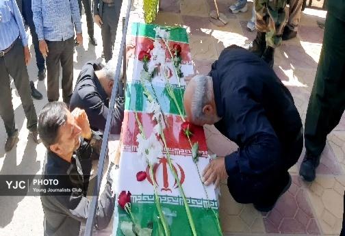 پیکر شهید رضا لشنی زند در دورود تشییع شد + تصاویر